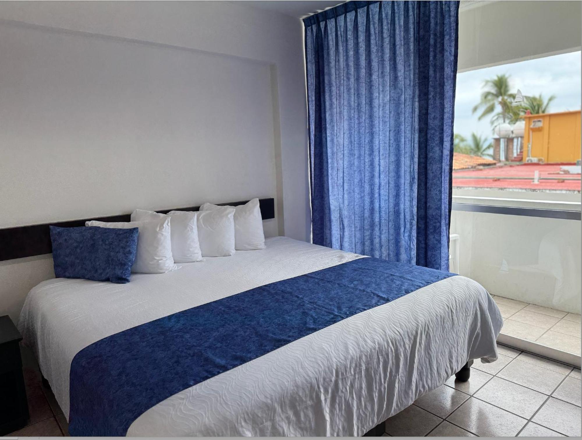 Hotel Delfin Vista Pier Beach Front Puerto Vallarta Exteriör bild